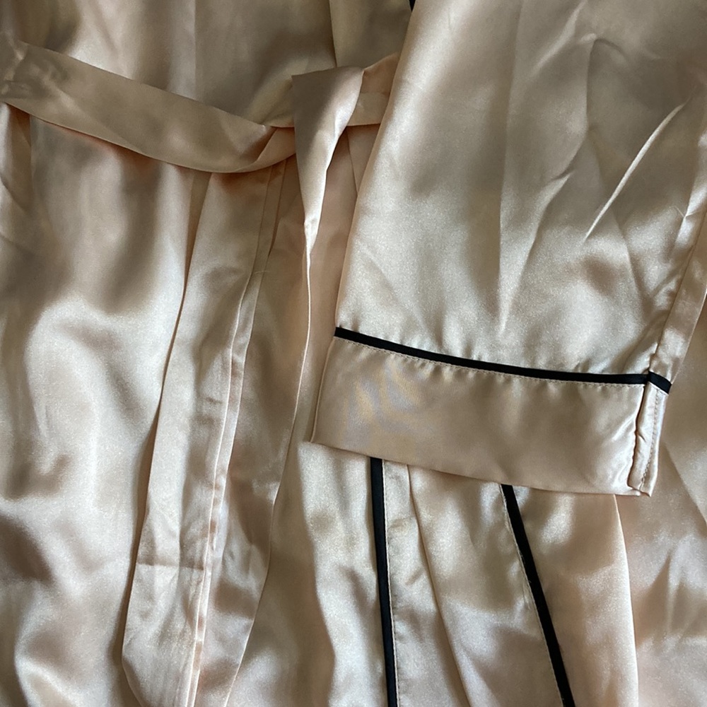Silky Robe - Picture 3 of 3